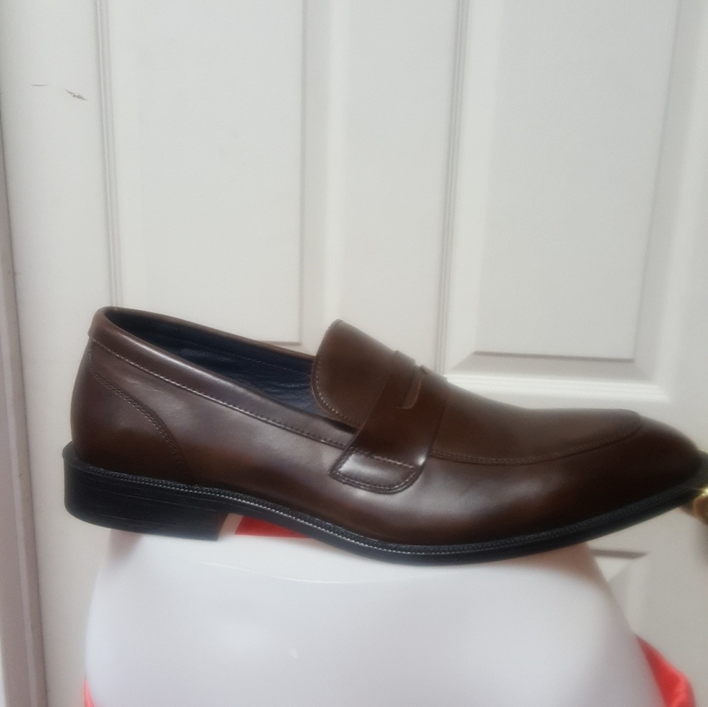 Brand new Joseph Abboud penny brown loafers
